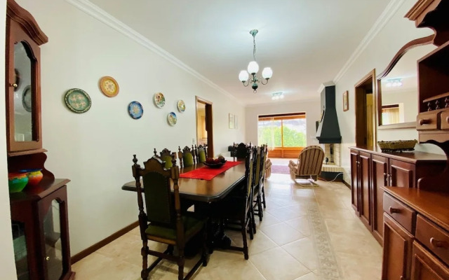 Cobertura ao Lado da Rua Torta  Gramado