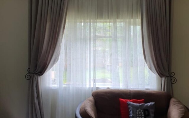 Immaculate 3 Bedroomed Guesthouse in Ilanda - 2041