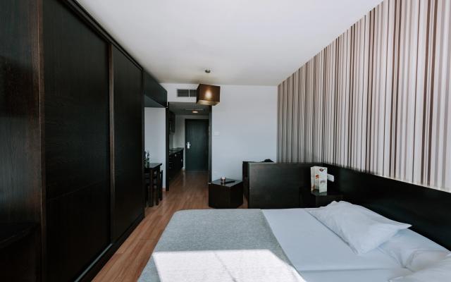 Zenit Aparthotel Hall88