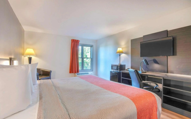 Motel 6 Walton, KY - Richwood - Cincinnati Airport South