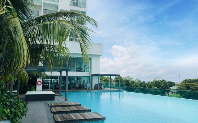 Paragon Suite by Homestay JB