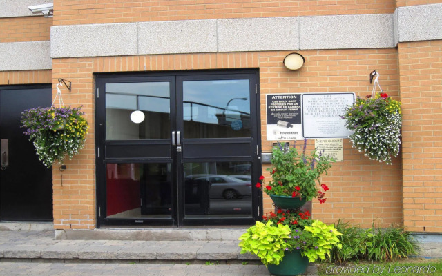 Quality Hotel & Suites Montreal East