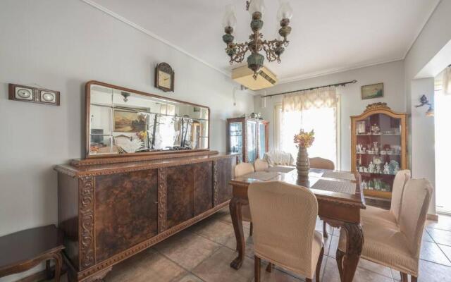 Seaside 2BR apartment in Varkiza 2mins walk from beach