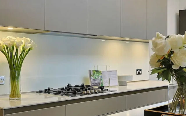 Luxe Home With Cinema Room - South Kensington