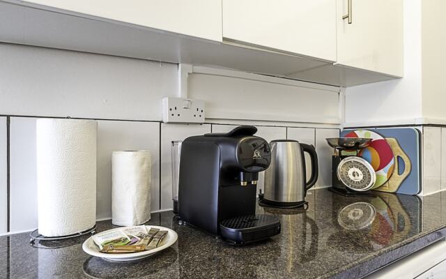 Cosy Angel Flat: Tube Nearby, Stunning Views!