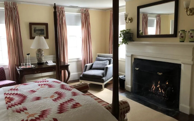 Bridgehampton Inn