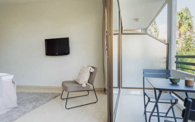 Studio With Balcony
