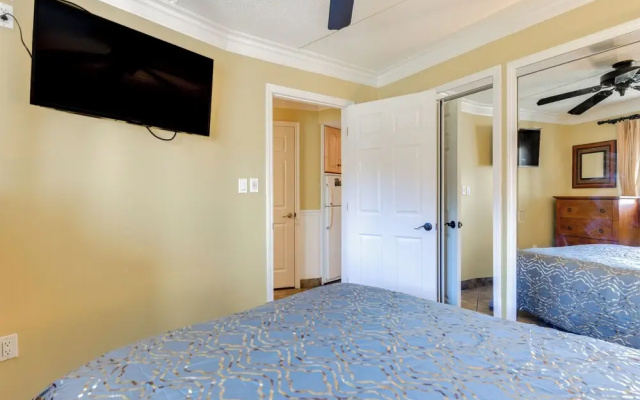 Downtown Gatlinburg Condo w/ Community Pool!