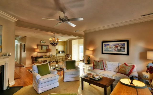 Fairway Oaks by Peace Vacations
