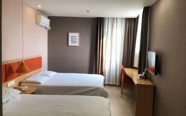 Yijia Hotel (Xinyi Railway Station Nanjing Road)