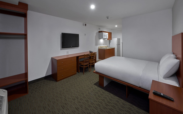 Extended Suites Monterrey Aeropuerto
