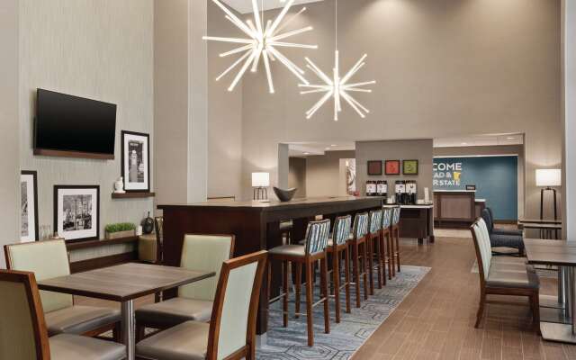 Hampton Inn Brooklyn Park