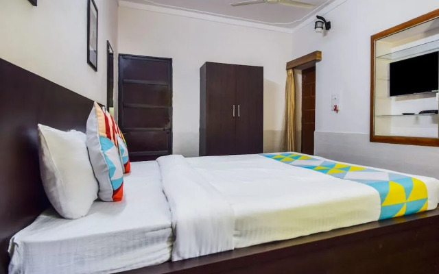 OYO 11874 Home Cozy Stay Goverdhan Villas
