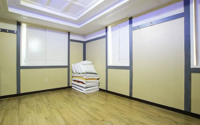 Ulleung Hwangje Hotel