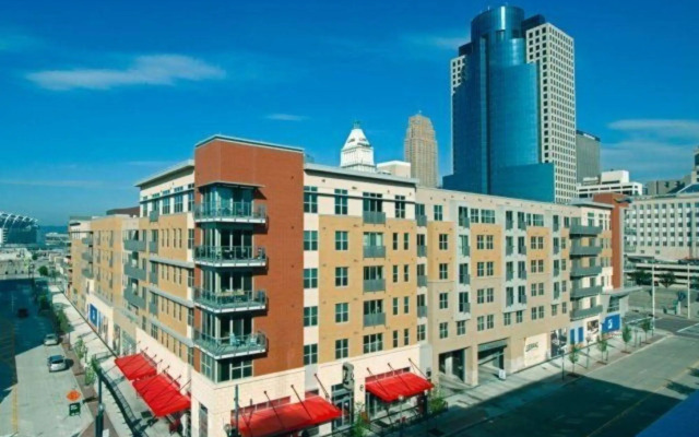 Bridgestreet at Current at the Banks