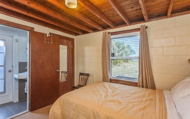 Seashell 3 Br Home by RedAwning