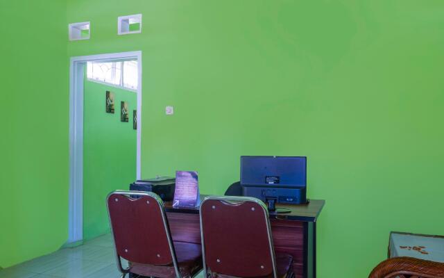 OYO 2859 Fatan Costel Syariah