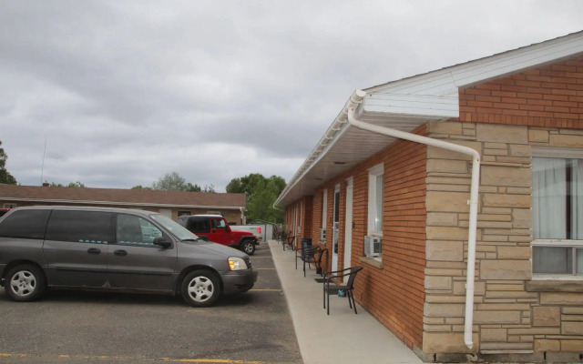 Lakehead Motel