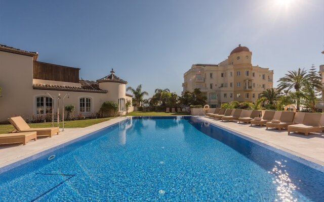 Las Dunas Suites & Apartments