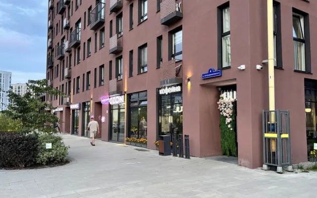 Мун72 на улице Джанбровского, д. 4