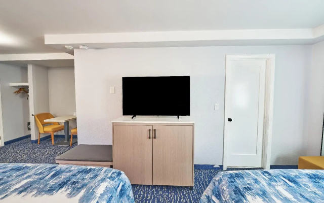 All Seasons Inn and Suites