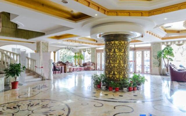 Yifeng Holiday Theme Hotel