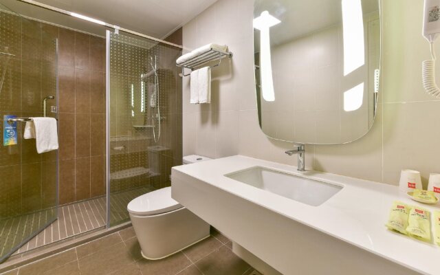 ibis Guilin Railway Station hotel