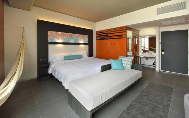 Aloft Celaya
