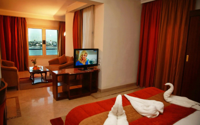 Aracan Eatabe Luxor Hotel