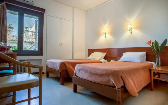Nefeli Hotel
