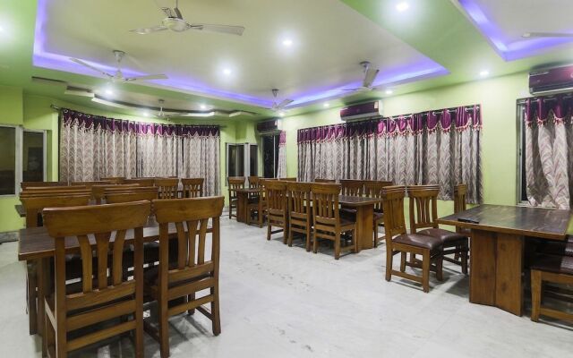 OYO 27675 Hotel Am Palace