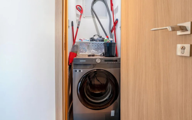 Stunning 2 BR in the heart of Downtown