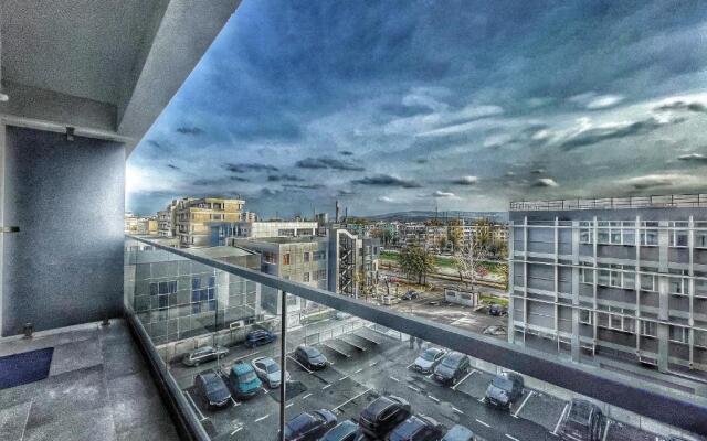 Q Apartament near Palas by Bassarab
