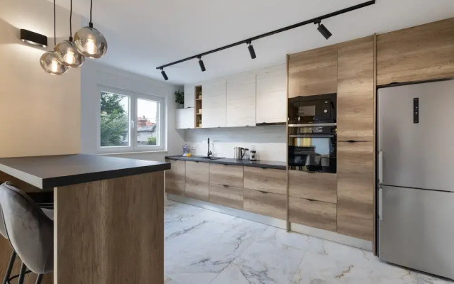 Luxurious and Spacious Apartment With Hot Tub