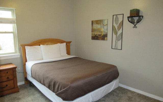 Candlewyck Cove Resort