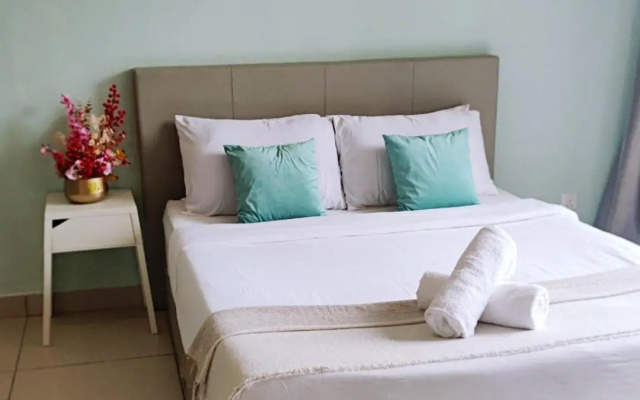 Pool View Cozy Home 6pax Midhill Genting 1013 Free WiFi – Guest Rooms – Gohtong Jaya