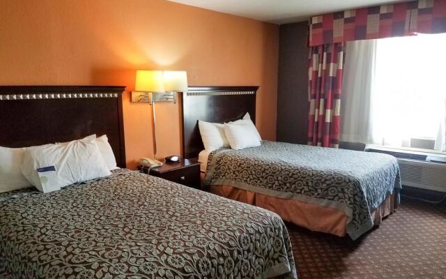 Oyo Townhouse Dodge City Ks