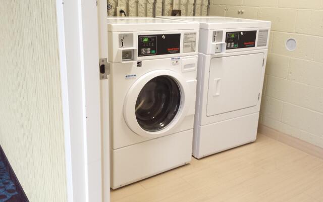 Holiday Inn Express & Suites Pittsburgh West - Greentree by IHG