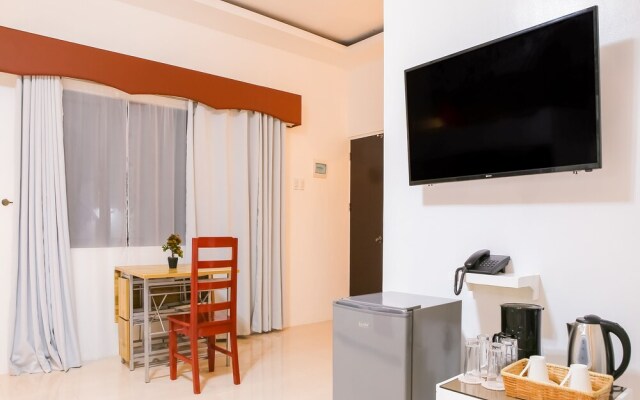 OYO 484 Gonzala Suites