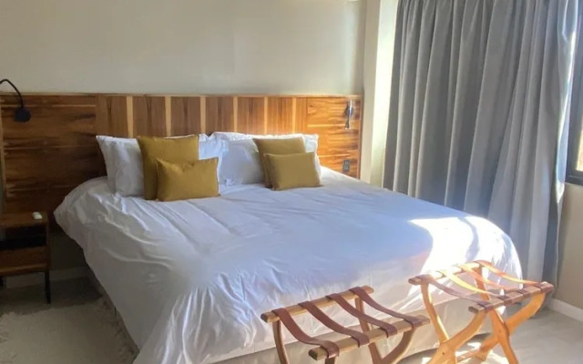 718 Rufino Petit Hotel