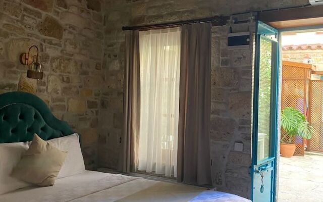 Sim Otel