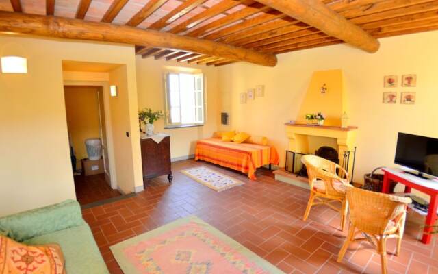Bright Holiday Home in Pescaglia With Gazebo