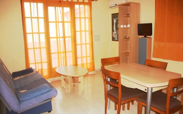 Apartamentos Playa Romana 3000