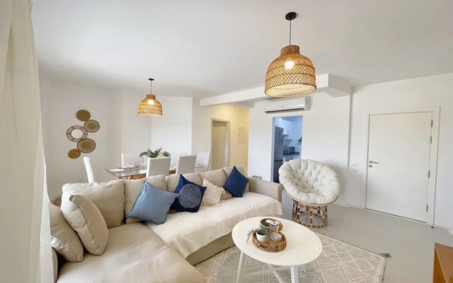 Xuru Stays I Charming & Beautifully Styled 3bdr @ Swan Lake Gouna