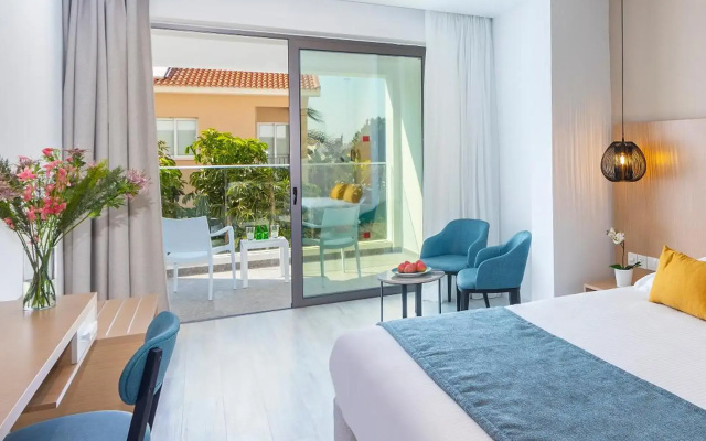 Leonardo Crystal Cove & Spa by the sea - Adults Only