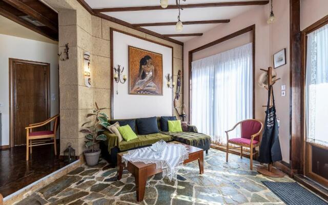 Selana House