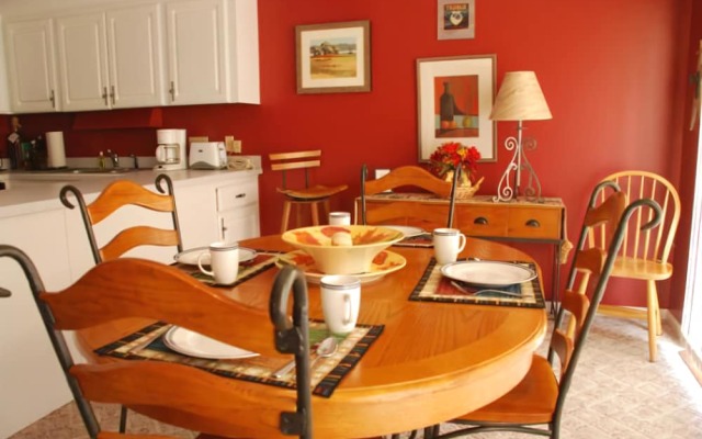 Rumbling Bald Resort