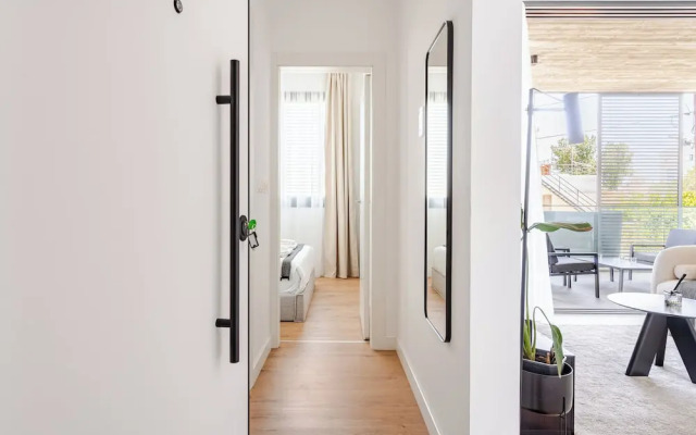 Yamas Urban Living Sequoia Residence