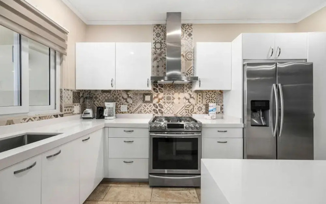 Amazing 4BR 3BA Villa Palm Beach w NEW Pool