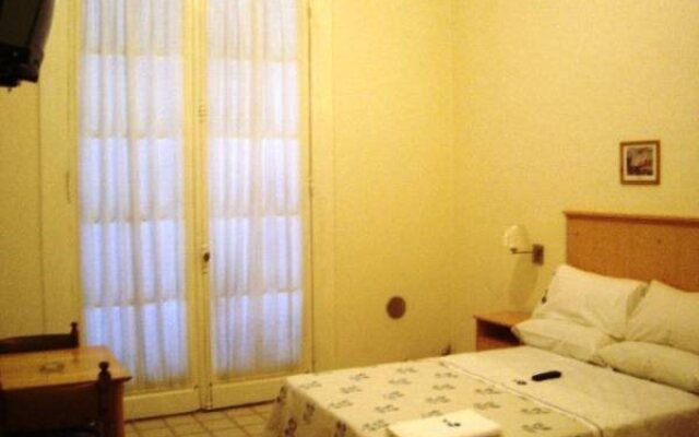 Mari Plaza Hotel